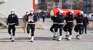 Kalp krizinden hayatını kaybeden polis memuru için tören