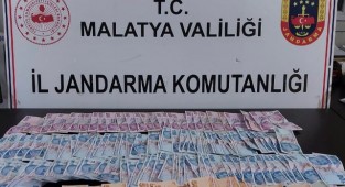 Telefon dolandırıcıları jandarmaya takıldı