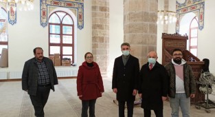 Vali Baruş Yeni Cami'de İncelemelerde Bulundu