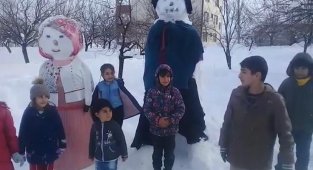 2 metre boyundaki kardan adam ilgi odağı oldu