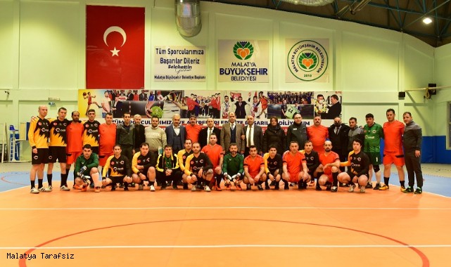Büyükşehir Belediyesi Birimler Arası Salon Futbol Turnuvası Başladı