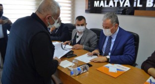Çakır, halk gününde vatandaşları dinledi