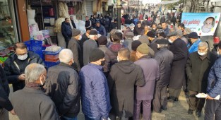 Çocuğu sağlığına kavuşunca 5 bin kişiye yemek dağıttı