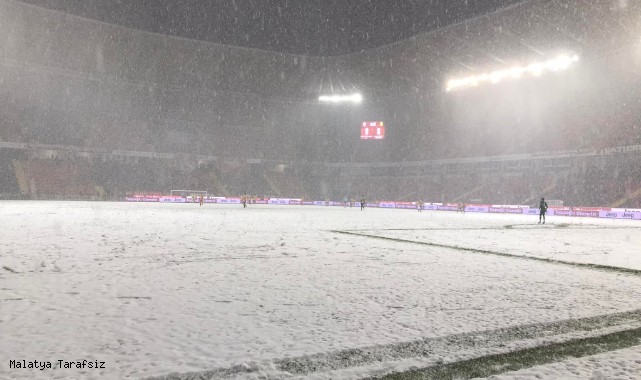 Gaziantep FK- Ö. K. Yeni Malatyaspor maçının ikinci yarısı ertelendi