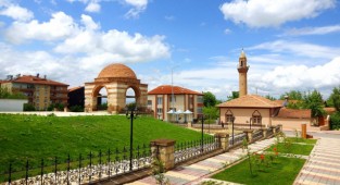 Malatya Kanlı Kümbet