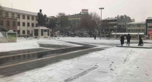 Malatya'da kar yağışı etkili oluyor