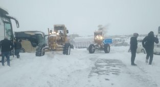 Malatya'da karla mücadele sürüyor