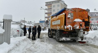 Yeşilyurt'ta karla mücadele seferberliği