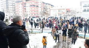 Yeşilyurt'ta düzenlenen '1.kartopu ve kardan adamlar şenlikleri' renkli anlara sahne oldu