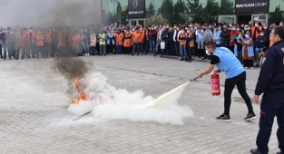 Büyükşehir İtfaiyesi Yangın Eğitimlerini Sürdürüyor