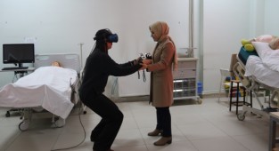 Doğum ağrılarına sanal dokunuş