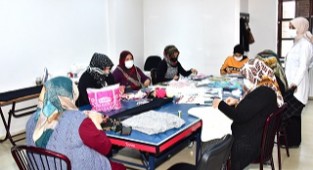 Ev Hanımları, Semt Konaklarındaki Kurslarla El Sanatlarını Öğreniyor