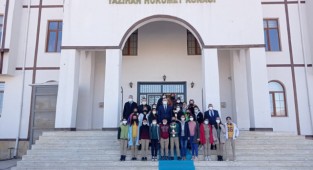 İl birincisi öğrencilere hediye
