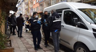 Kendisinden haber alınamayan yaşlı adam küvette ölü bulundu
