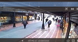 Kuyumcuda ışık hızında kapkaç