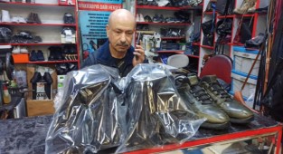 Tamircide unutulan ayakkabılar ihtiyaç sahiplerine ulaştırılıyor