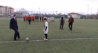 Topa, kupa için vurmaya başladılar