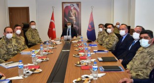 Vali Baruş Kurumların 2022 Yılı Çalışmaları Hakkında Brifing Aldı