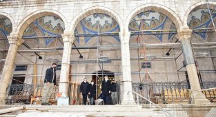 Vali Baruş, tadilattaki yeni camiyi inceledi