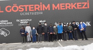 Yeşilyurt Kent Konseyi Gençlik Meclisi Gönüllüleri, Dijital Gösterim Merkezini İnceledi