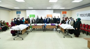 “Yeşilyurt’lu Annelerden Suriyeli Çocuklara Şefkat Eli”