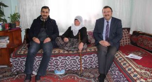 Asırlık Fatma Nineyi duygulandıran ziyaret