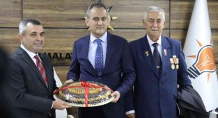 Bakan Özer'den AK Parti Malatya İl Teşkilatına Ziyaret