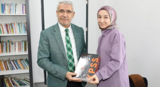 Başkan Güder, Öğrencilere Eğitim Seti Hediye Etti