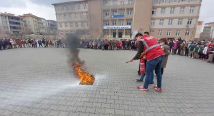 Büyükşehir Belediyesinden İlkokul Öğrencilerine Yangın Tatbikatı