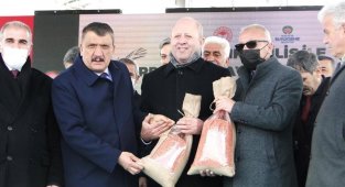 Çiftçilere dağıtılan arpa ve buğday ekimine başlandı