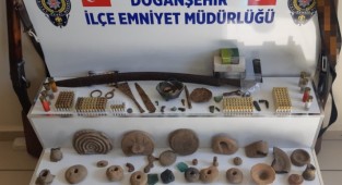 Doğanşehir'de Çok Sayıda Tarihi Eser Ele Geçirildi