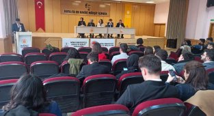 İnönü Üniversitesi Öğrencileri "Meclis Simülasyon" Etkinliği Yaptı