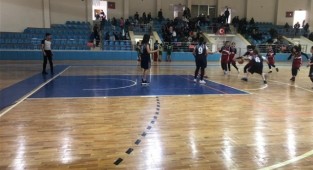 Malatya'da Okul Sporları Küçükler İl Birinciliği Başladı