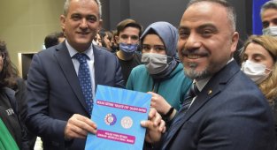 Mesleki Eğitimde Kolektif Etki Çalıştayı'nın raporu Bakan Özer'e sunuldu