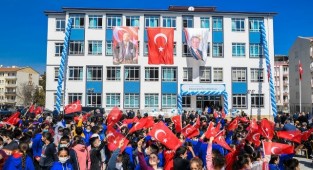 Rıdvan Mertöz Ortaokulu Düzenlenen Törenle Hizmete Girdi