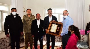 Şehit Babasına Devlet Övünç Madalyası ve Beratı Verildi