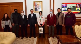 Vali Baruş, Avrupa Muaythai Şampiyonu Eylül Aslan'ı Makamında Kabul Etti