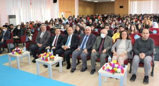 14 ülkede 145 bin Türk öğrenci eğitim görüyor