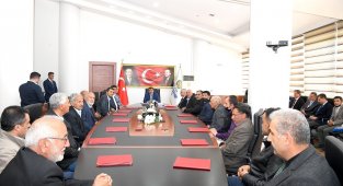 Kale İlçesi Muhtarlarından Başkan Gürkan'a Hizmet Teşekkürü