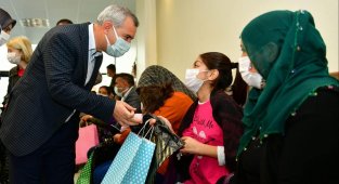 Lösemi hastası çocuklara ve ailelerine moral ziyareti