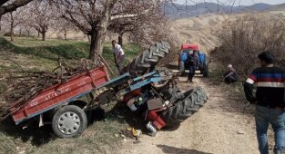 Malatya'da traktör devrildi: 1 ölü, 1 yaralı