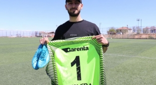 Muslera formasını kanser hastaları için satışa çıkarttı