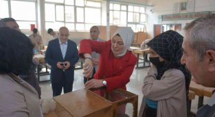 Özdemir, Eline Aldığı Tornavida ile Öğrencilere Örnek Oldu