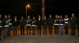 Vali Baruş, Yol Uygulama Noktasındaki Polislerle İftar Yaptı
