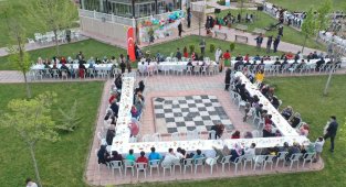 Yesilyurt'ta yetim ve öksüz çocuklar unutulmadı