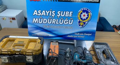 6 Aracın Aküsünü Çalan 2 Zanlı Tutuklandı