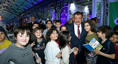 Başkan Gürkan'dan Kitap Fuarına Övgü