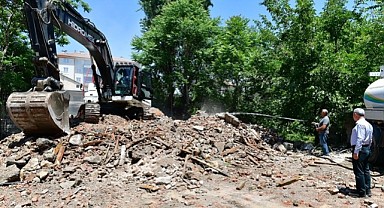 Çınar, 2022 yılı içerisinde 25 metruk evin yıkımı yapıldı