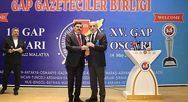 Emniyet müdürü Dağdeviren'e yılın en başarılı emniyet müdürü ödülü