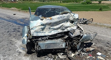 Feci Kazada Ağır Yaralanan Sürücü Hayatını Kaybetti